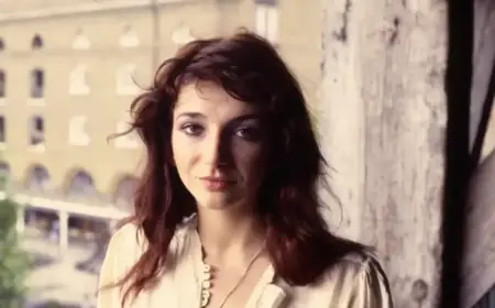 Discover How “Wuthering Heights” Catapulted 19-Year-Old Kate Bush to Stardom