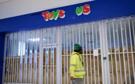 Toys ‘R’ Us Canada Gains Creditor Extension, Considers More Closures
