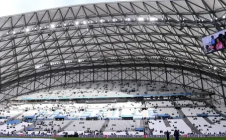 Vélodrome Roars as McCourt and Longoria Face Fan Backlash