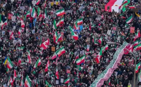 Thousands Rally in North York Supporting Iran Anti-Government Protests