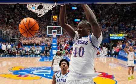 Darryn Peterson sits out; Kansas hands No. 1 Arizona first loss, 82-78