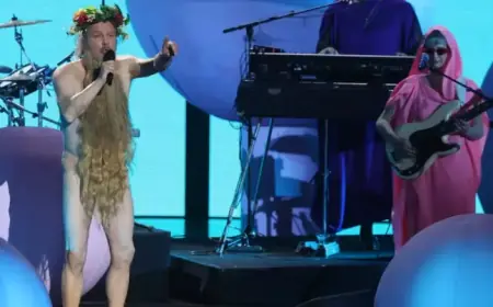 Highlights: Nana Mouskouri’s Tears, Theodora’s Tutu, and Philippe Katerine’s Performance