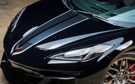 Key Differences Unveiled: Chevy C8 Corvette Stingray vs. Z06