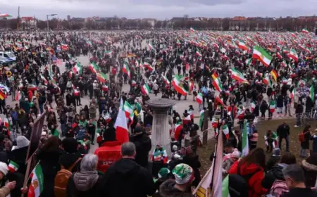 Global Diaspora Rallies Ignite Overnight Chants in Iran