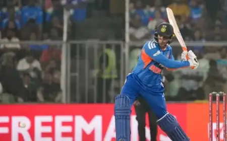 Abhishek Sharma Threatens Pakistan’s Plans with Explosive Opening in First Six Overs