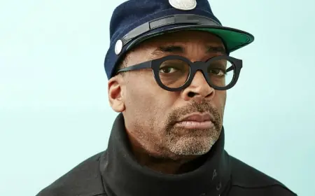 Spike Lee Makes Political Statement at Los Angeles Game, Carries Palestinian-Patterned Bag