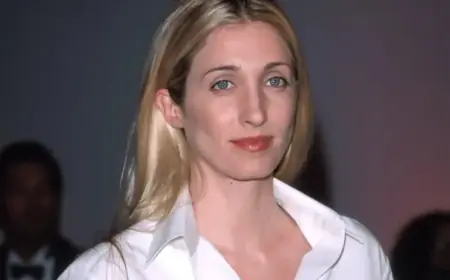 Top Carolyn Bessette Kennedy Fashion Moments Previewed Before Auction