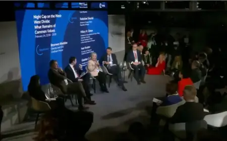 Hillary Clinton Rebukes Panelist’s Mockery of Anti-Trump Position