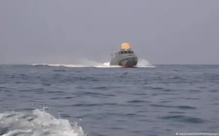 Iran’s Revolutionary Guards Conduct Drills in Strait of Hormuz