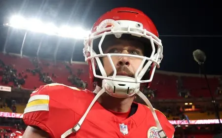 Dolphins release tyreek hill as failed physical clouds return from serious knee injury