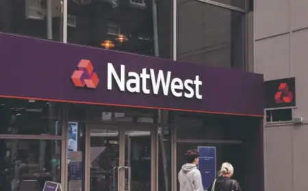 NatWest, Lloyds Shares Propel FTSE 100 in Post-Turmoil Surge