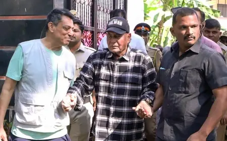 Salim Khan admitted to Lilavati Hospital in Mumbai; Salman Khan visits