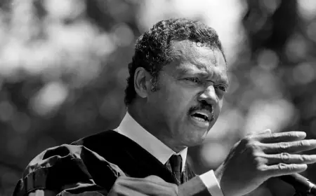 Jesse Jackson, towering civil rights icon, dies following lengthy illness