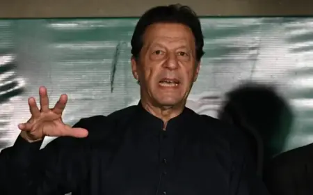Cricket Legends Express Concern Over Imran Khan’s Imprisonment in Pakistan