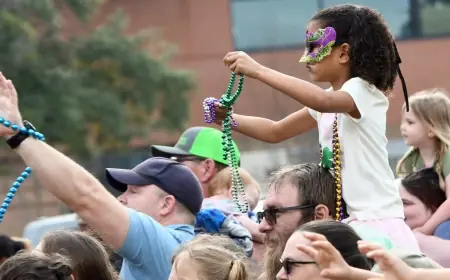 Mardi Gras Live: fat tuesday Delivers a Final Day of Feasting, Floats and Feathered Headdresses