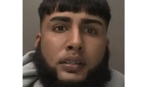 Convicted Pedophile Assaults Young Girls, Grabs One by Throat