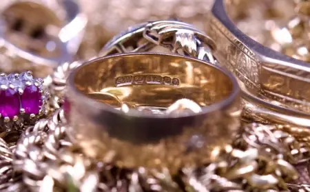 Gold Price Today: 9ct Gold Holds Near Spot as 9 Carat Scrap Rate Stands at £39.71/g