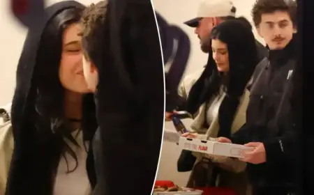 Kylie Jenner and Timothée Chalamet Share a Kiss During LA Pizza Outing