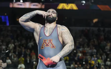 Gable Steveson vs. Hugo Lezama: Live stream, fight night and White House card target