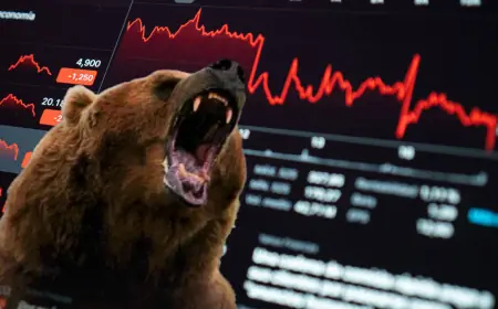 Spy Stock Momentum Breaks as US GDP Misses; S&P ETF Slides, Gold Jumps and Tech Eyeballs Earnings