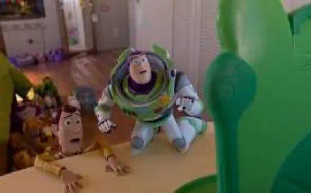 Toy Story trailer reunites Woody and Buzz in new look at sequel