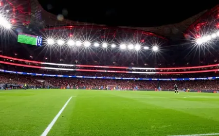 Benfica - Avs: Club premieres black 'street football' shirt by Vhils in 23rd‑round match