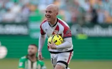 Real Betis - Rayo Vallecano finish 1-1 after two lengthy VAR interventions and 14 minutes added