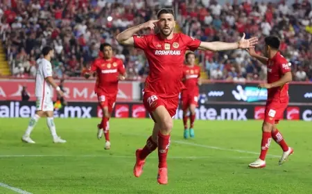 Necaxa - Toluca: Paulinho saca de la monotonía y Toluca vence 3-0 en el Victoria