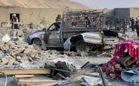 Pakistan Targets Afghan Militants in Retaliatory Airstrikes for Border Attacks