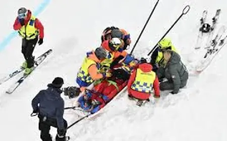 Cassie Sharpe stretchered off after crash in Livigno; cassie sharpe taken from halfpipe