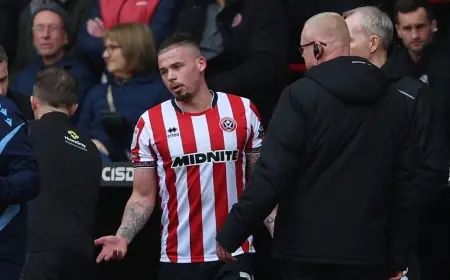 Kalvin Phillips Sent Off After Horror Tackle as Sheffield United Edge Steel City Derby 2-1