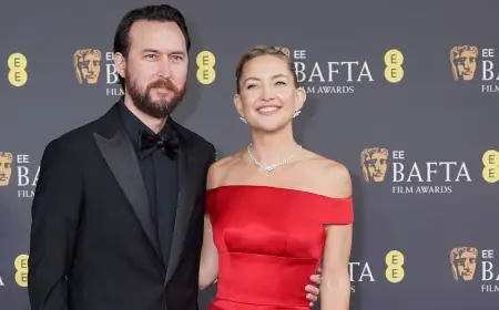 Paul Mescal and Gracie Abrams Make a Kiss-Filled Red Carpet Debut at the 2026 BAFTA Film Awards