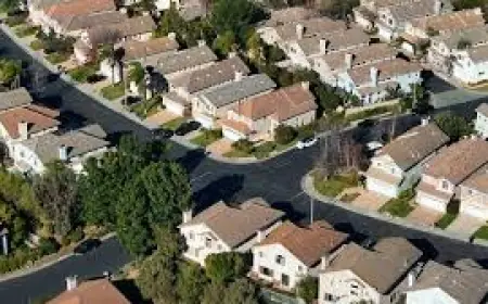 Mortgage Rates Dip Under 6% as Top Lenders Post Sub‑6% APRs