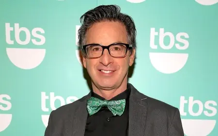 Robert Carradine Dead at 71: Lizzie McGuire Dad and Revenge of the Nerds Star Succumbs to Bipolar Disorder