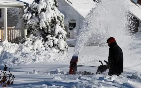 Lirr: Northeast digs out from brutal storm that disrupted flights and canceled school