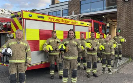M25 Traffic halted after lorry crash brings down power cables between J28 and J27
