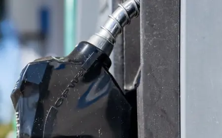 Gas Prices In Iowa Show Mixed Weekly Moves as Surveys Diverge