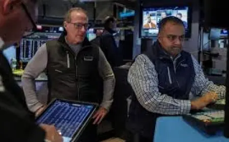 Market Crossroads: How Trump’s State of the Union and Nvidia’s Earnings Could Reshape Tech Valuations and Oil Risk