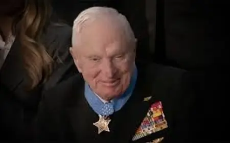 Chief Warrant Officer 5 Eric Slover and 100-Year-Old Royce Williams Win Medals of Honor at State of the Union