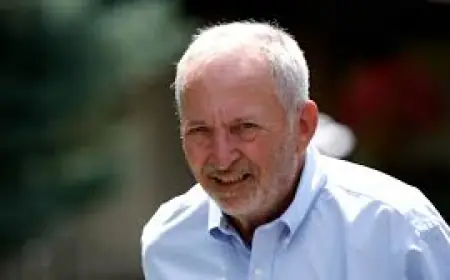 Larry Summers Will Resign From Harvard After Epstein Revelations, Headlines Say