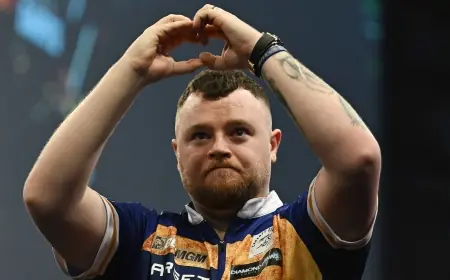 Stephen Bunting beats Gian van Veen to win night four in Belfast — Premier League Darts night four recap