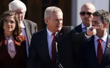 Howard Lutnick Faces Intensifying Calls to Testify After New Epstein-Island Photo and House Moves