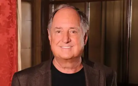 Neil Sedaka Hospitalized in L.A. After Sudden Illness