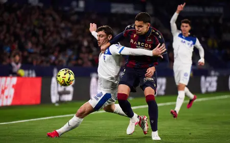 Levante Vs Alavés: Carlos Espí no deja de creer y alimenta la esperanza en el Ciutat de Valencia