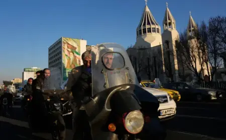 Rising Food Costs Squeeze Iranians Amid Looming US Attack Threat