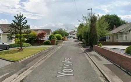 Postcodelottery winners in Warrington’s York Avenue celebrate £1,000 prize