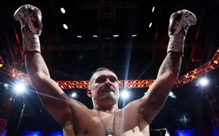 Usyk to Defend WBC Title at the Pyramids Against Rico Verhoeven in May