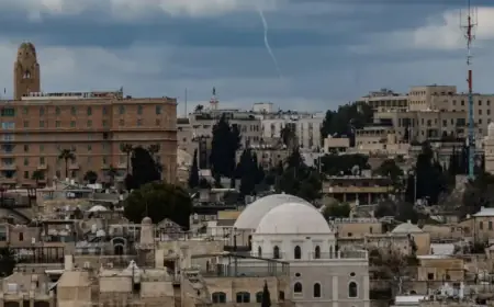 US and Israel Strikes on Iran Prompt Airline Flight Cancellations