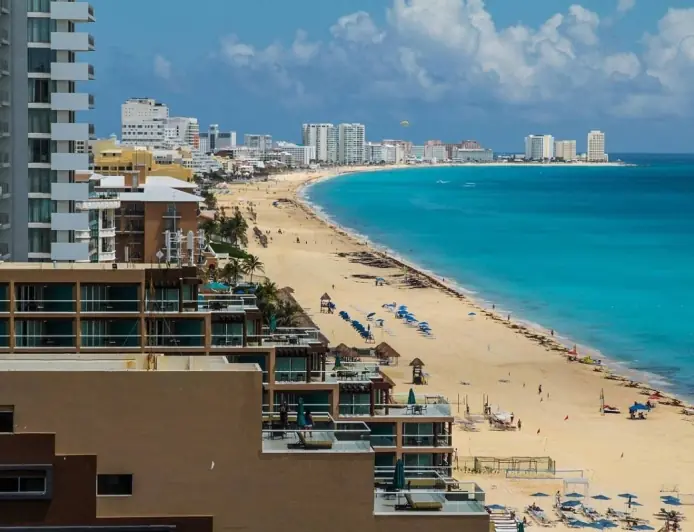 Cancun Travel Disruptions Threaten Spring Break Plans: Hundreds Stranded, Security Alerts and Health Warnings Intensify Impact