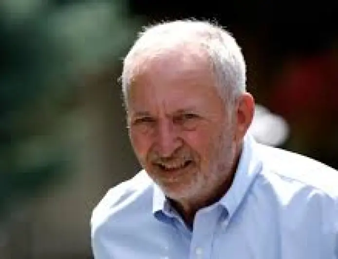 Larry Summers Will Resign From Harvard After Epstein Revelations, Headlines Say